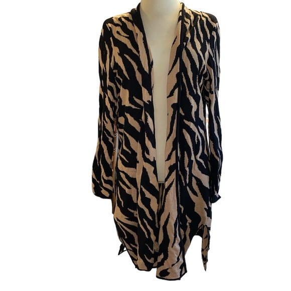 Kasper Sweaters - Kasper cardigan open front long sleeve side slits animal print size large
